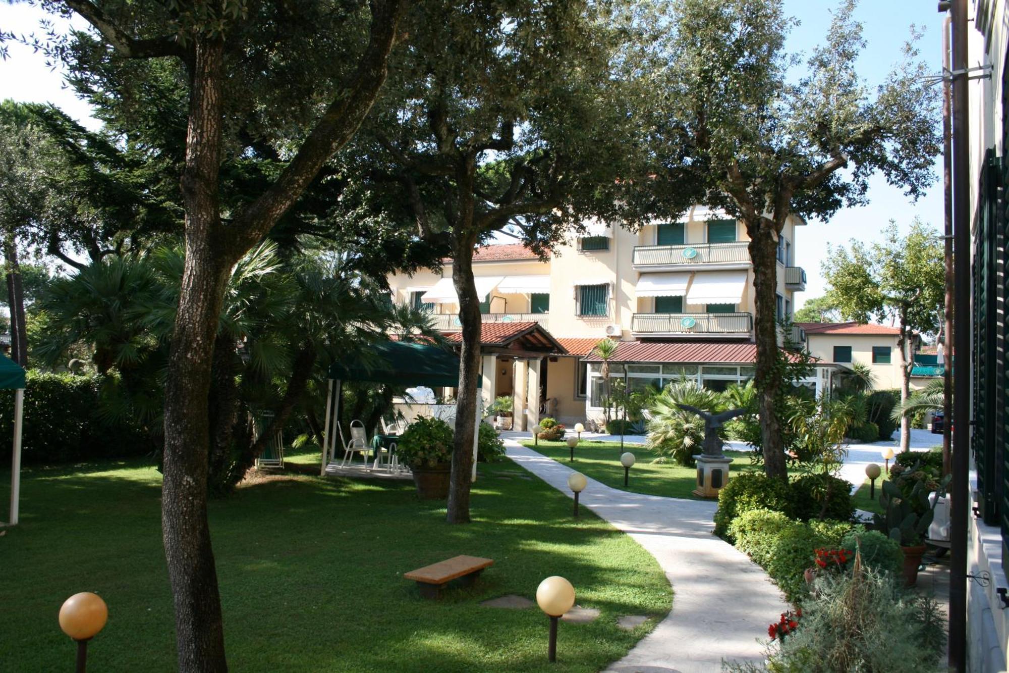 Hotel Verdemare Marina di Pietrasanta Exterior foto